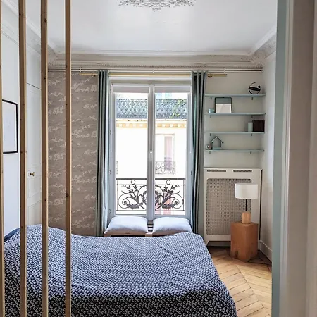 Typiquement Parisien Proche De Gare Du Nord Apartment Paris